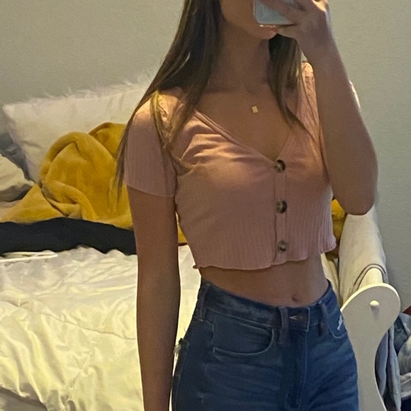 Pink SHEIN crop top - Picture 2 of 3